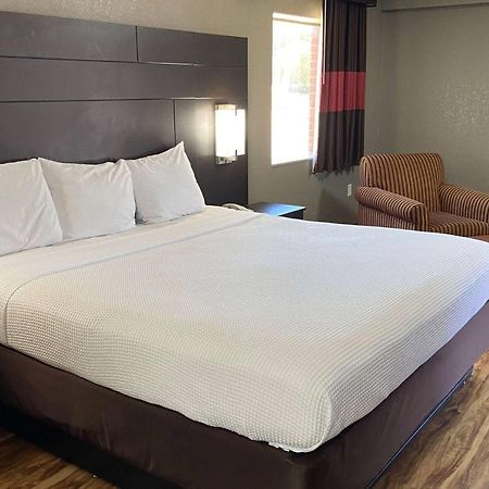 Days Inn By Wyndham Tupelo Dış mekan fotoğraf