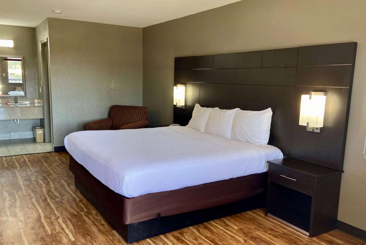 Days Inn By Wyndham Tupelo Dış mekan fotoğraf