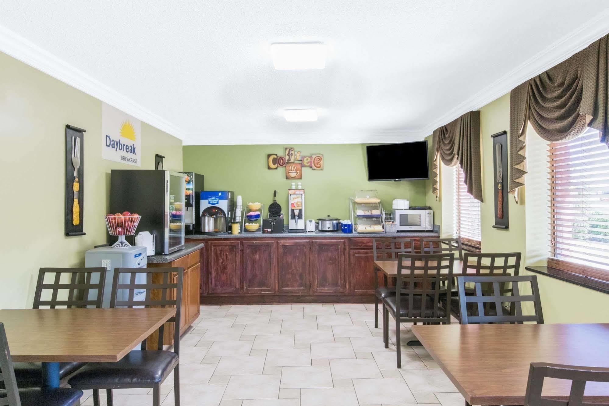 Days Inn By Wyndham Tupelo Dış mekan fotoğraf