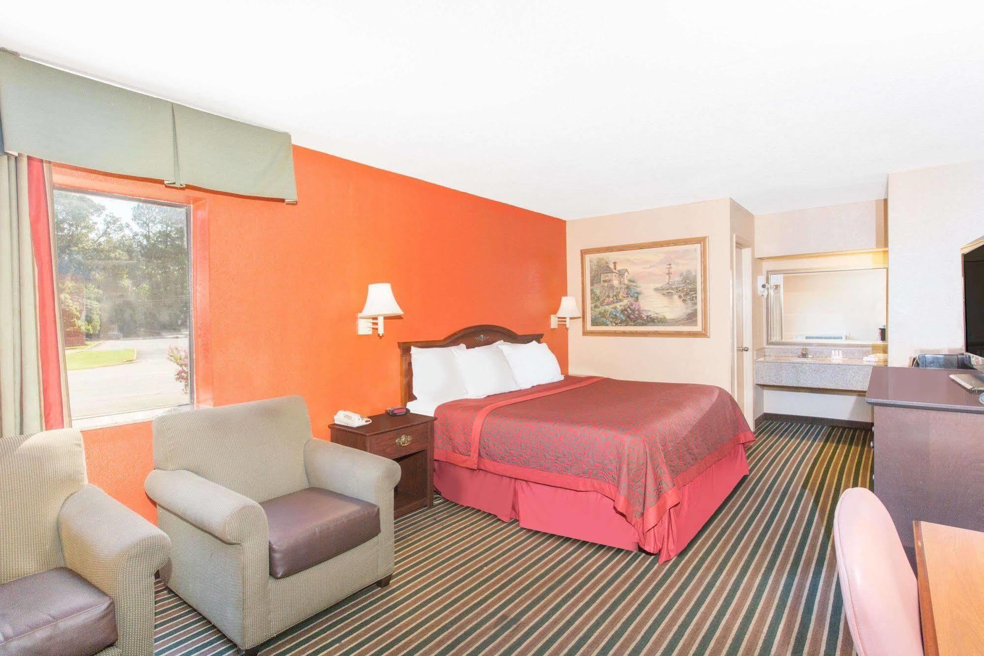 Days Inn By Wyndham Tupelo Dış mekan fotoğraf