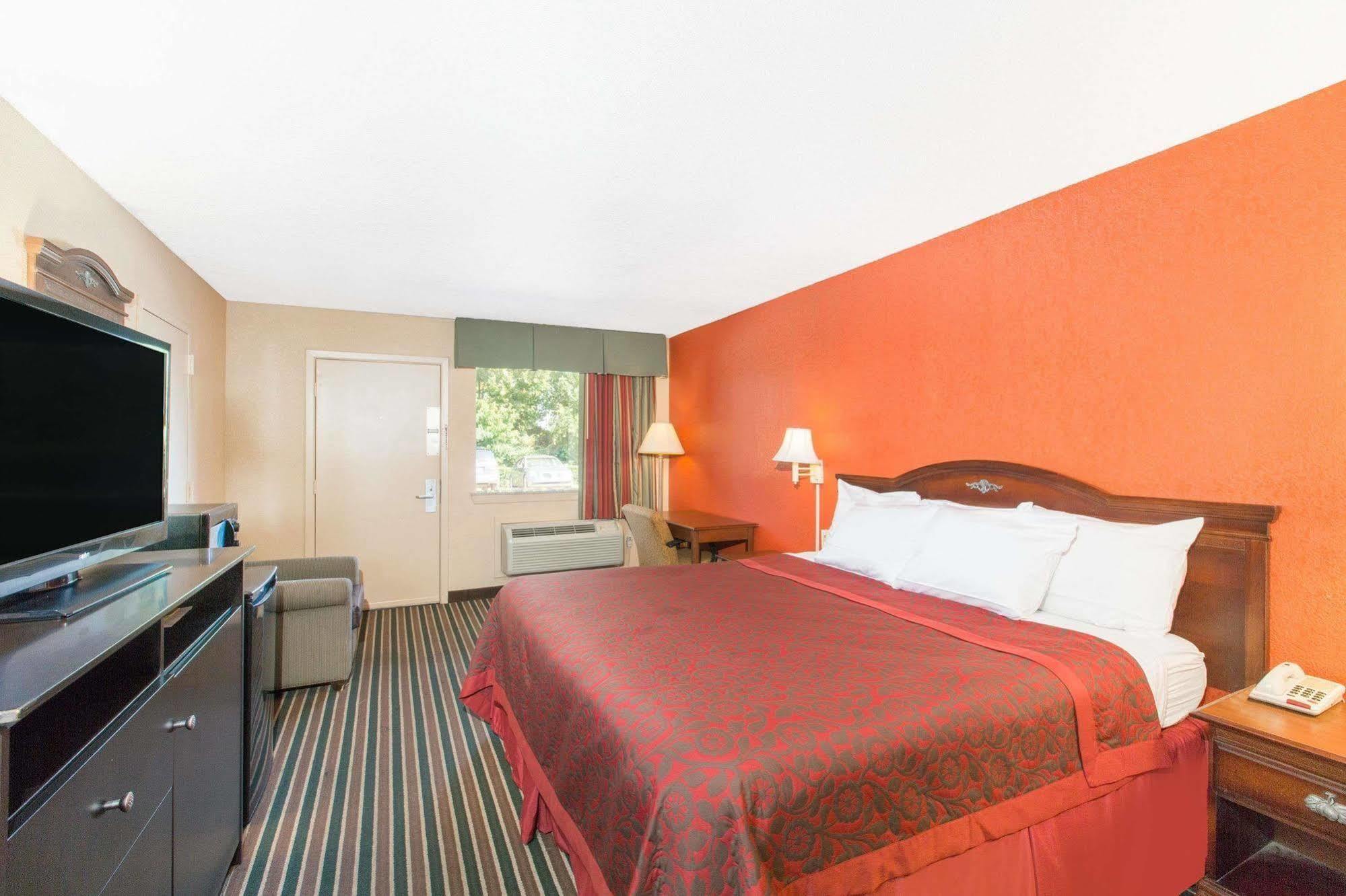 Days Inn By Wyndham Tupelo Dış mekan fotoğraf